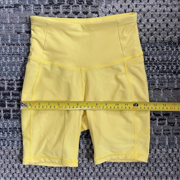 Calia by Carrie Underwood Womens High Rise Bike Shorts in Yellow, Size XS - Picture 3 of 7